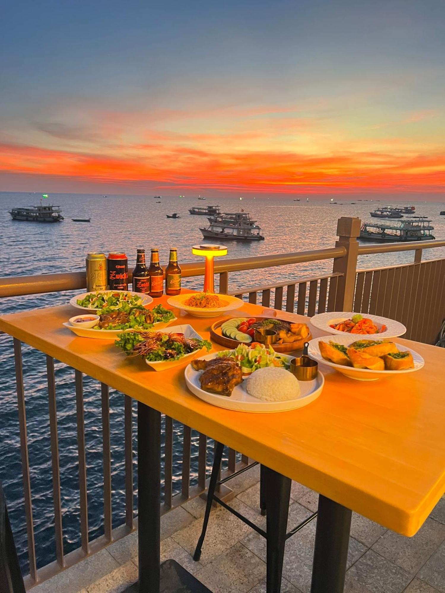 Sunset Sorrento Phu Quoc Exterior foto
